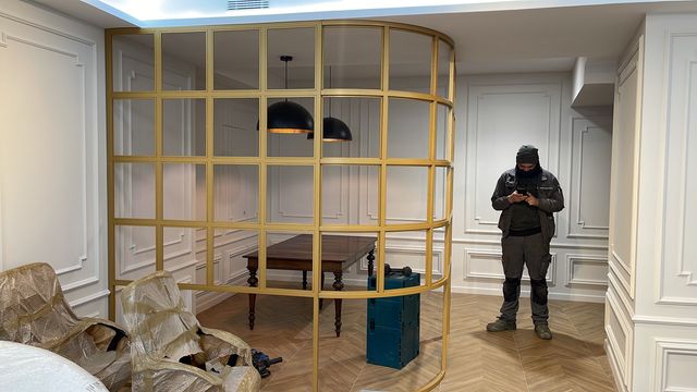 Estructura metálica decorativa a medida en interior