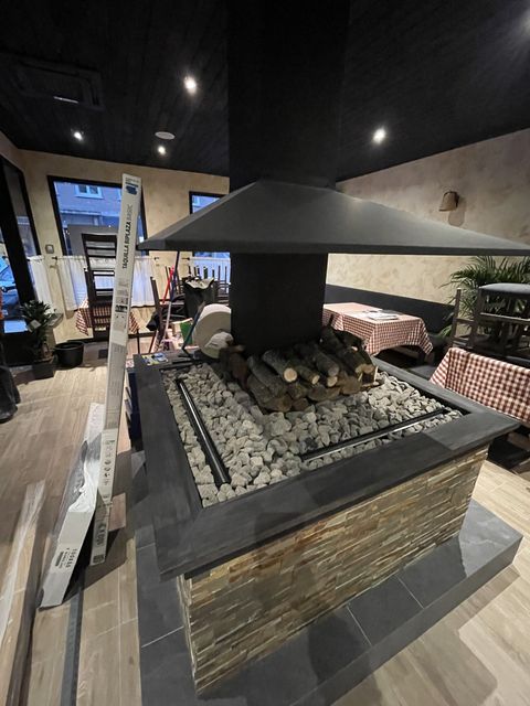 Campana de chimenea metálica fabricada a medida